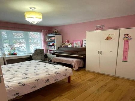 5 bedroom semi-detached house to rent - Photo 4