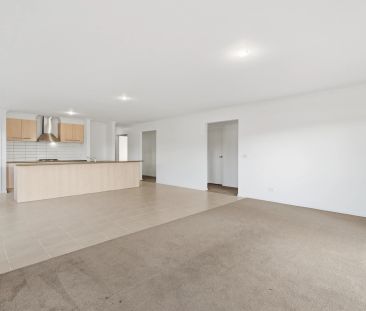 Modern home in Derrimut - Photo 1