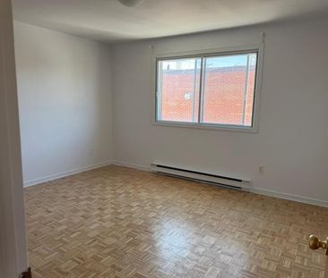 574 Av. de Cherbourg - Photo 2