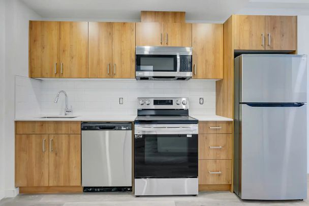 Peak Residences Downtown Edmonton — Sapphire - Photo 1