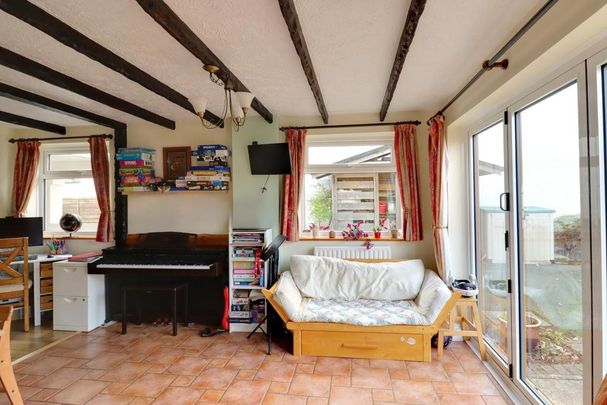 4 bedroom semi-detached house to rent - Photo 1