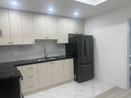 For Lease - 2649 Apricot Lane, Pickering, Ontario - Photo 3