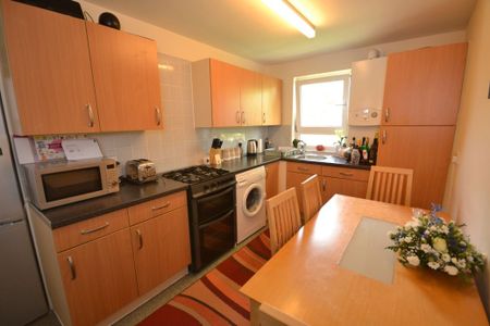 Immaculate One Bedroom Apartment to let in Southfields, Northampton - Photo 5