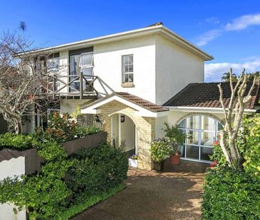 Privacy and sun in the heart of Milford - available now! - Photo 4