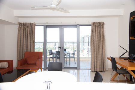 Short-Term Lease | Open-Plan 1-Bedroom Studio in Darwin CBD - Photo 3