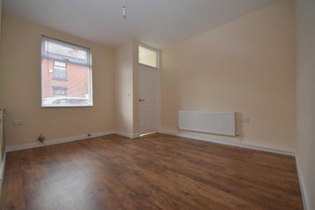 2 bed House - Mid Terrace for Rent - Photo 4