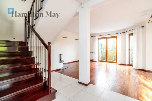 Przestronny klimatyzowany dom położony na Woli Justowskiej przy ul. Wiosennej - Фото 1