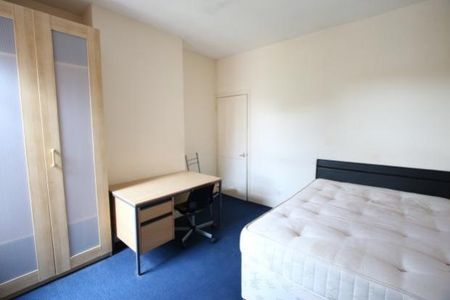 4 bedroom terraced house to rent - Photo 2