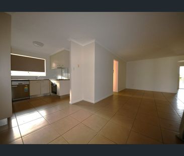 Well situated large family home - Photo 6