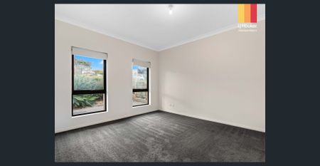 Ideal Family Home Near Parks, Schools, and Shops - Photo 4