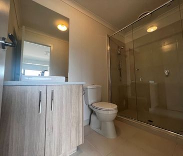 Splendid 3Br Townhouse in Thornhill Park! - Photo 5