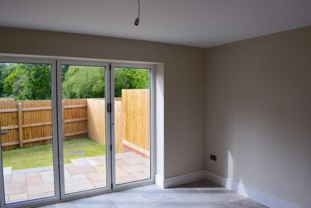 2 bedroom detached house to rent - Photo 3