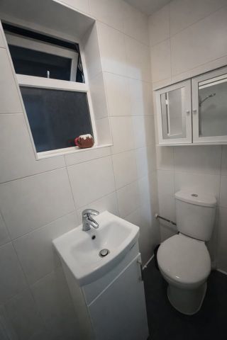 Studio Flat, Middleham Road, N18 - Photo 3