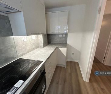 2 bedroom semi-detached house to rent - Photo 5