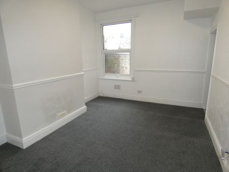 Manchester GFF - Photo 2