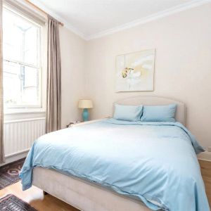 3 bedroom flat in Chelsea - Photo 2