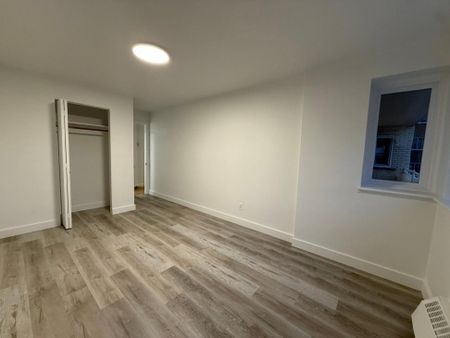 Appartement à louer - Montréal (Côte-des-Neiges/Notre-Dame-de-Grâce) (Côte-des-Neiges) Appartement à louer - Montréal (Côte-des-Neiges/Notre-Dame-de-Grâce) (Côte-des-Neiges) - Photo 4