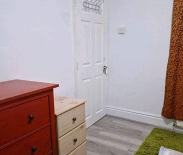 Room in a Shared House, Paget Road, IG1 - Photo 2
