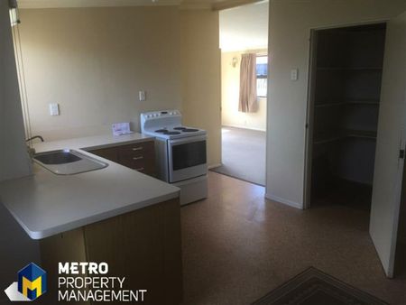 Wonderfully Spacious Family Home - Photo 5