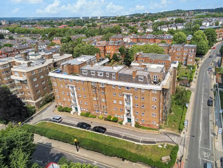 Warwick Lodge Shoot Up Hill, Kilburn / West Hampstead London, NW2 - Photo 5
