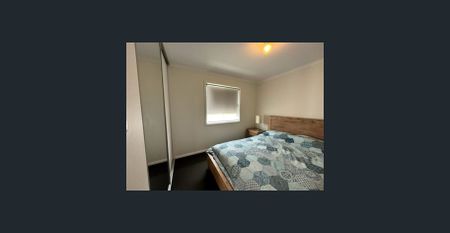 Four-bedroom family home close to the beach - Photo 4