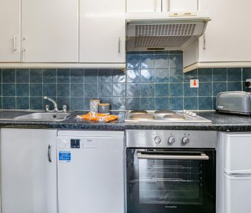 Flat 9, 223 HYDE PARK ROAD Leeds - LS6 1AH - Photo 5