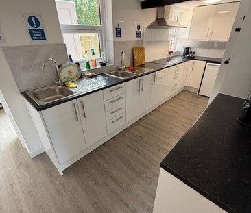 1 bedroom in a house share to rent - Photo 5