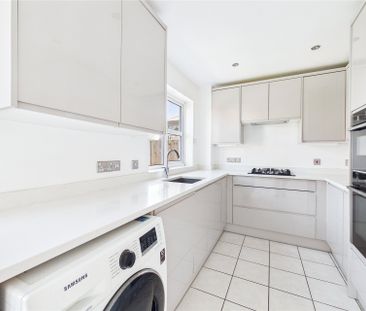 3 bedroom House in Lindsey Close, Wokingham - Photo 5