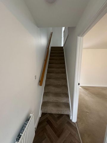 3 bedroom semi-detached house to rent - Photo 3