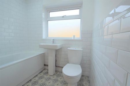 2 bedroom detached bungalow to rent - Photo 5