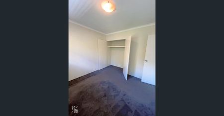 ✨ Modern Furnished 2-Bedroom Apartment in Rosebery | Prime Location | Easy Access to UNSW & USYD - Photo 3