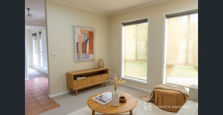 STYLISH FAMILY LIVING MINUTES FROM EVERYTHING! - Photo 3