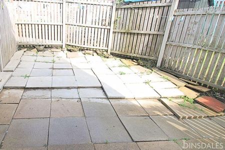 2 bedroom semi-detached house to rent - Photo 5