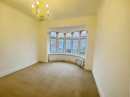 2 bedroom semi-detached bungalow to rent - Photo 3