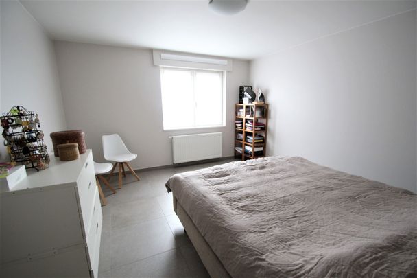 Moderne halfopen woning met garage - Foto 1