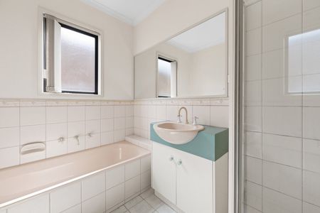 28 Newman Street, Kensington VIC 3031 - Photo 3