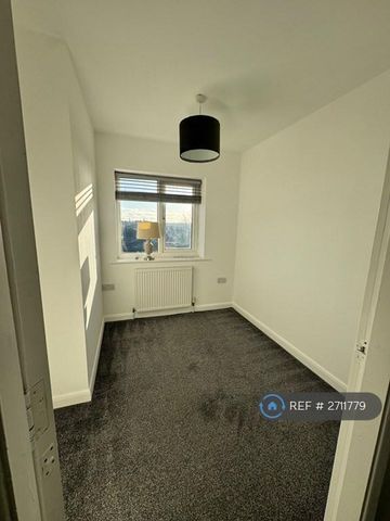 4 bedroom terraced house to rent - Photo 2