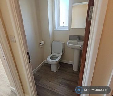 2 bedroom maisonette to rent - Photo 5