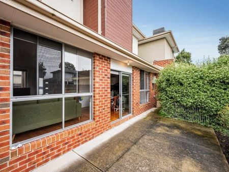 2/5 Daley Street, GLENROY - Photo 4