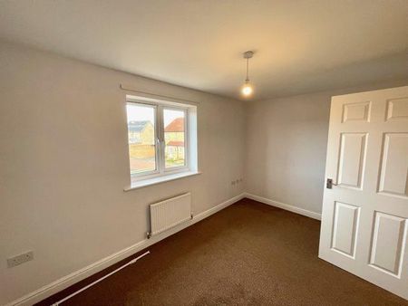 2 bedroom terraced house to rent - Photo 2