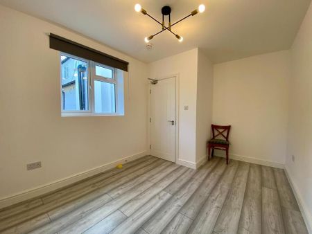 9 bedroom detached house to rent - Photo 4