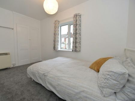 End of terrace house to rent on - Photo 3