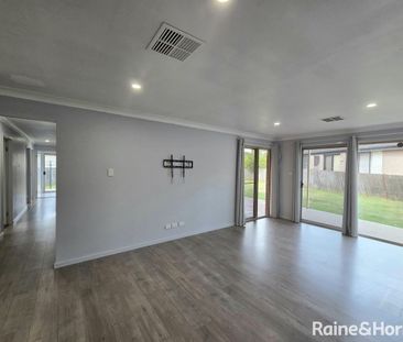 Comfortable, family-friendly home in a Worrigee - Photo 1