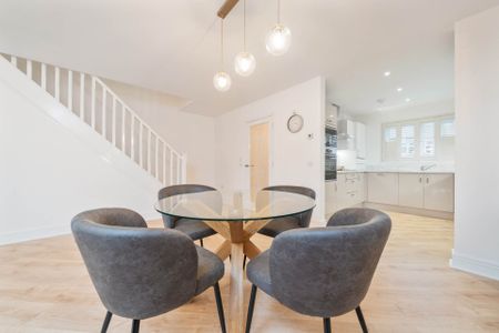 Price £1,550 pcm - Available Now - Unfurnished - Photo 3