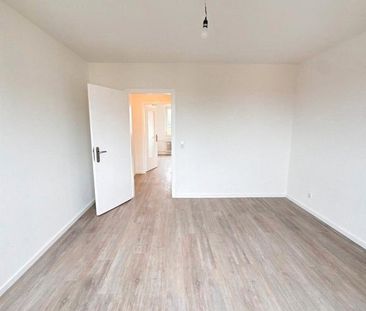 Charmante 3-Zimmer-Wohnung mit großem Wohnzimmer und Balkon in Güte... - Photo 1