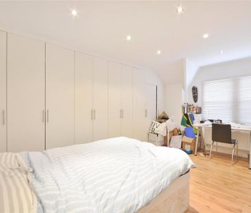 3 bedroom flat to rent - Photo 4