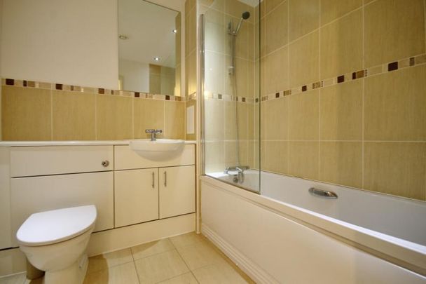 Guildford Road, Woking, Surrey, GU22 7LW - Photo 1