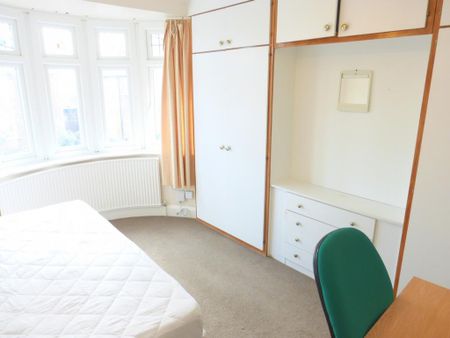 3 bedroom semi-detached house to rent - Photo 4