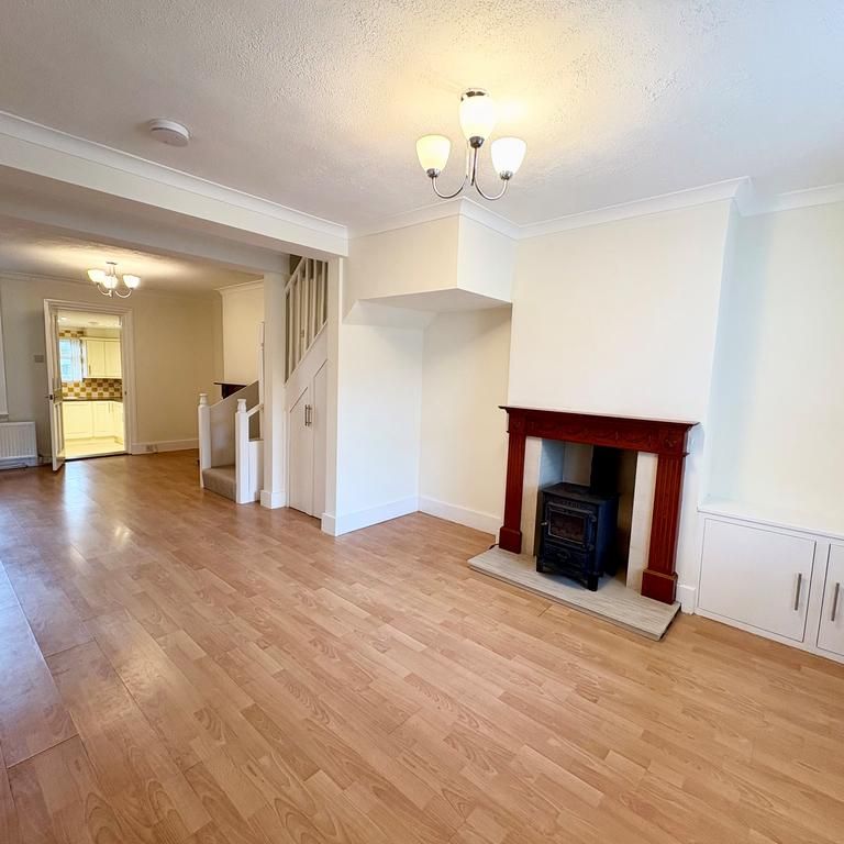 2 bedroom terraced house to rent - Photo 1