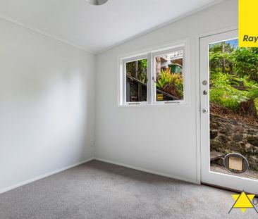 Two Bedroom and One Bathroom in Titirangi! Lawns and Gardens Included! - Photo 5